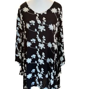 Altar’d State womens size L Lexia Embroidered Dress black and white floral print